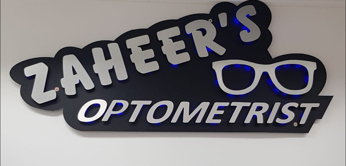 Optometry diagnostic equipment